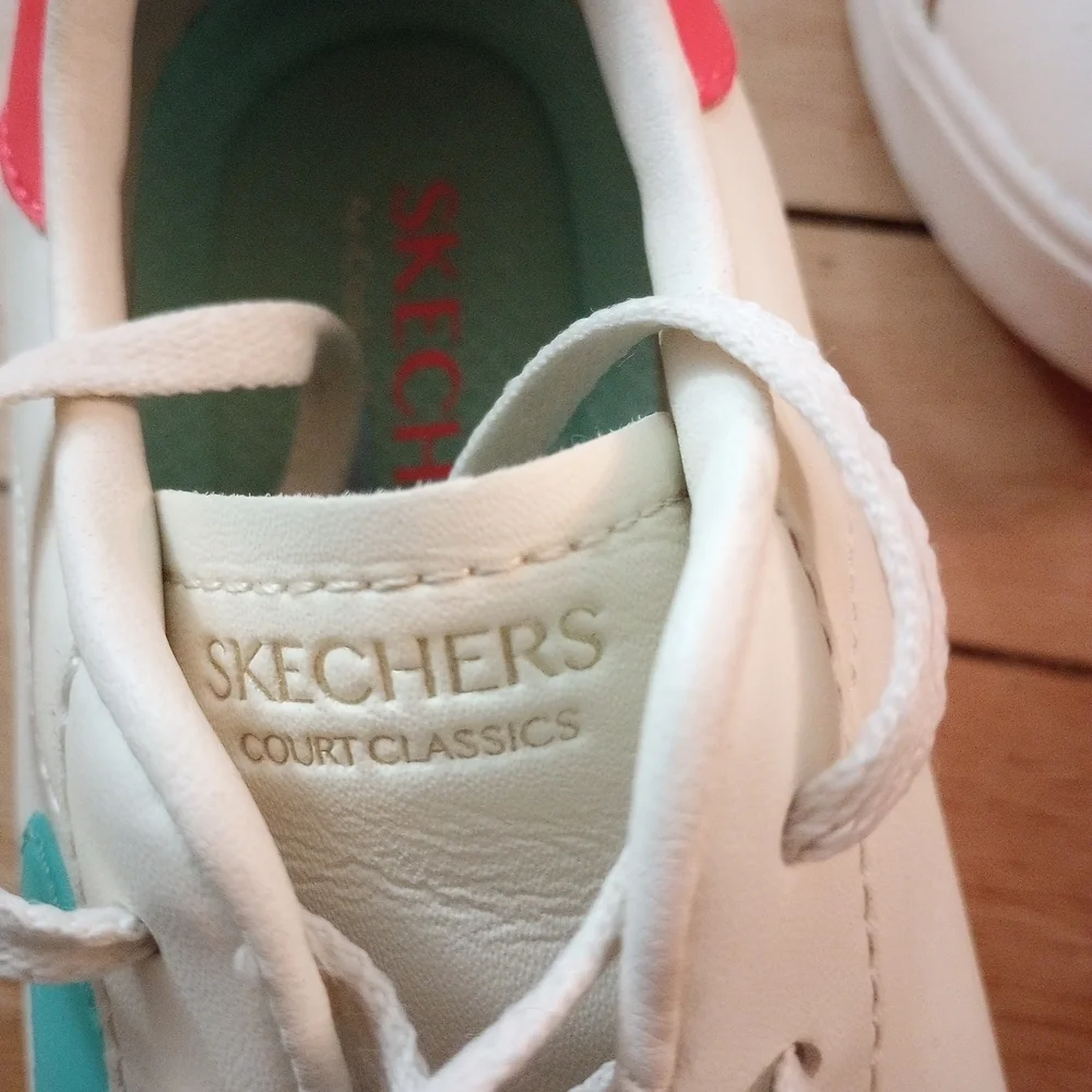 Skechers Eden LX Court Classics Off White With Coral Pink + Teal Accents Size 10